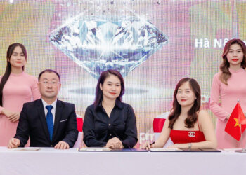 Hệ thống Linh Chi Beauty Spa của CEO Nguyễn Thúy Nga vươn tầm với công nghệ Mesocell Kim cương tan 16 Hệ thống Linh Chi Beauty Spa của CEO Nguyễn Thúy Nga vươn tầm với công nghệ Mesocell Kim cương tan