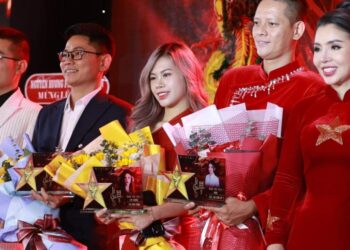 Nhà tài trợ vàng Mẫn Châu PMU Supply góp phần quan trọng vào Lễ giỗ tổ ngành phun xăm và Giải đấu phun xăm mở rộng 'Hướng về nguồn cội' lần 3 năm 2024 16 Nhà tài trợ vàng Mẫn Châu PMU Supply góp phần quan trọng vào Lễ giỗ tổ ngành phun xăm và Giải đấu phun xăm mở rộng ‘Hướng về nguồn cội’ lần 3 năm 2024