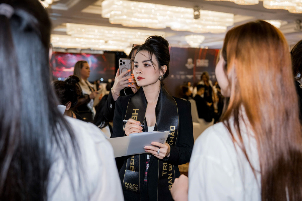 grand master nhim xinh toa sang tai su kien wulop the legend of pmu 2025 bieu tuong cua nghe thuat phun xam tham my 1