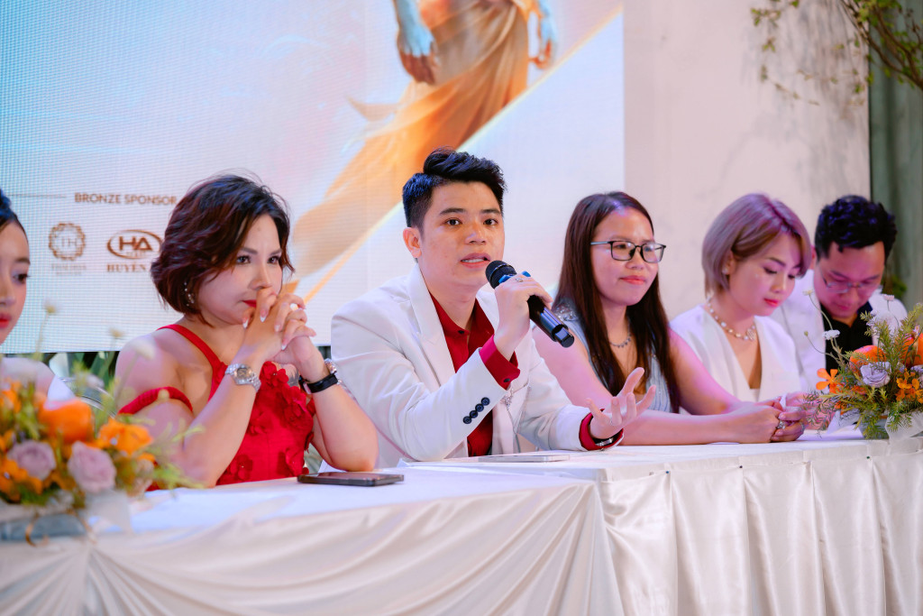 Master Dương Mỹ Linh – Mentor Kiến Tạo Dẫn Dắt Tầm Nhìn Mới Cho Các Nghệ Sĩ Tại The Masters Beauty of Vietnam Season 2 2 master duong my linh mentor dan dat tam nhin moi cho cac nghe si tai the masters beauty of vietnam season 2 1