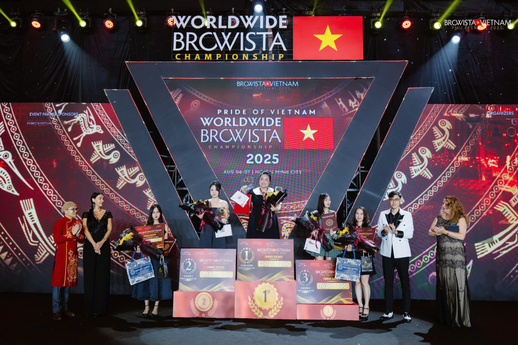 chuyen gia huong tran xuat sac gianh giai a quan 1 ombre brows tai browista vietnam 2025 2