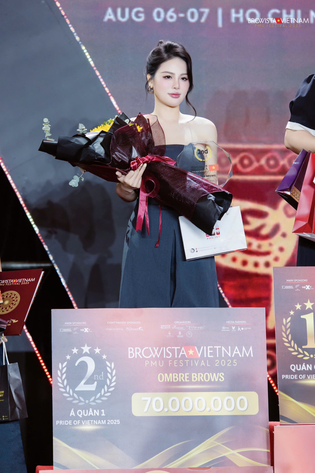 chuyen gia huong tran xuat sac gianh giai a quan 1 ombre brows tai browista vietnam 2025