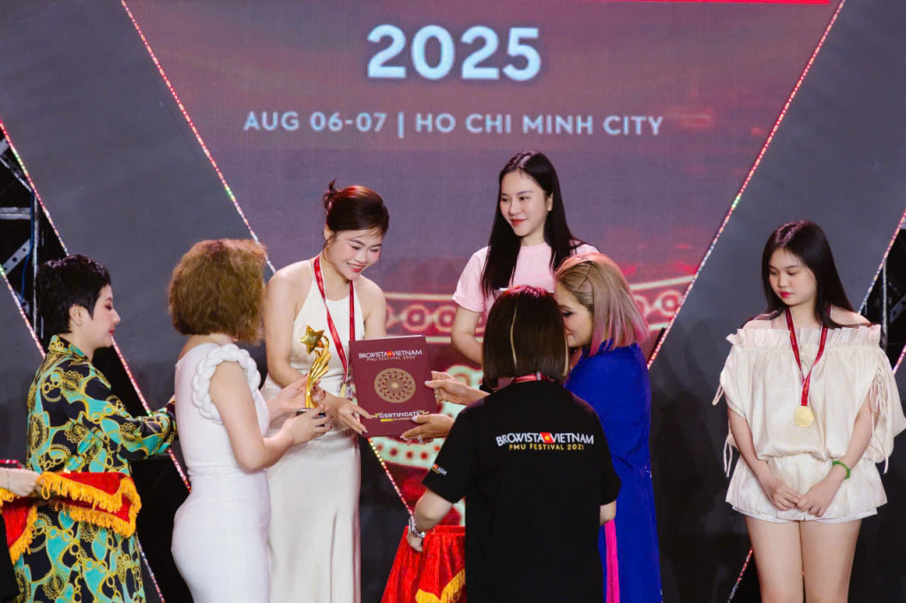 Master Chung Nano – Á Quân 1 Classic Việt Nam Lashes Championship Khẳng Định Bản Lĩnh Tại Browista Vietnam & Lash Championship 2025 2 master chung nano a quan 1 classic viet nam lashes championship khang dinh ban linh tai browista vietnam lash championship 2025