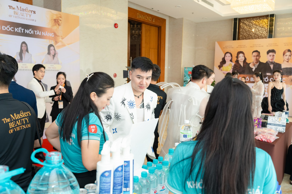 master duy anh giam doc dua nganh phun xam viet nam thang hoa tai the masters beauty of vietnam season 2 3