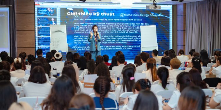 Workshop Handmake Brows Vi Chạm Thủ Công: Khi Tinh Hoa Phun Xăm Được “Chạm” Bằng Cả Trái Tim